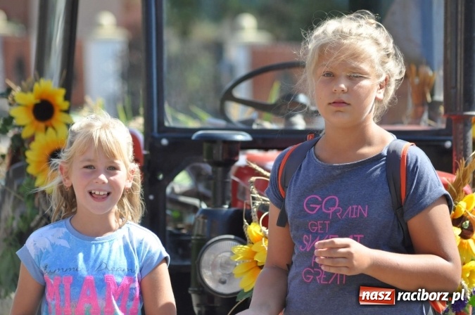 Zdjęcie w galerii na portalu naszraciborz.pl: Dożynki 2015 - w Rudniku z letnim dyngusem wiadomości z regionu