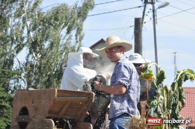 Zdjęcie w galerii na portalu naszraciborz.pl: Dożynki 2015 - w Rudniku z letnim dyngusem wiadomości z regionu