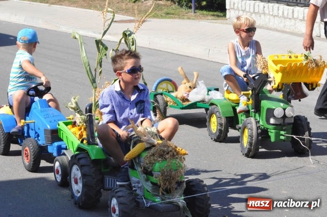 Zdjęcie w galerii na portalu naszraciborz.pl: Dożynki 2015 - w Rudniku z letnim dyngusem wiadomości z regionu