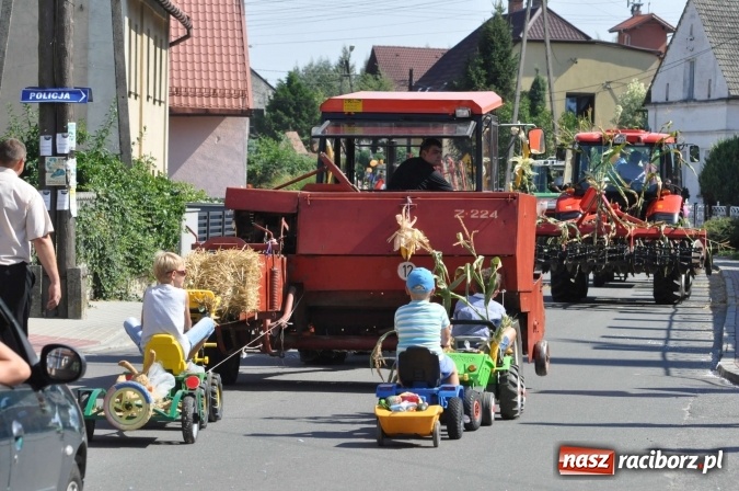 Zdjęcie w galerii na portalu naszraciborz.pl: Dożynki 2015 - w Rudniku z letnim dyngusem wiadomości z regionu