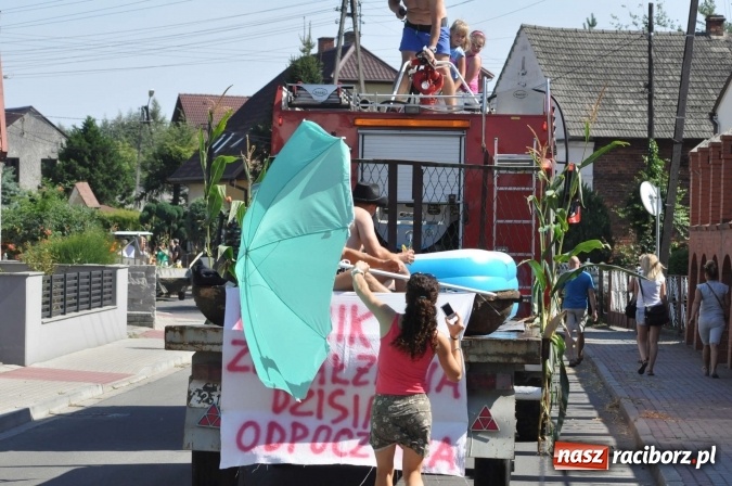 Zdjęcie w galerii na portalu naszraciborz.pl: Dożynki 2015 - w Rudniku z letnim dyngusem wiadomości z regionu