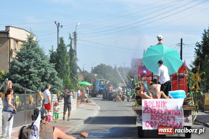 Zdjęcie w galerii na portalu naszraciborz.pl: Dożynki 2015 - w Rudniku z letnim dyngusem wiadomości z regionu