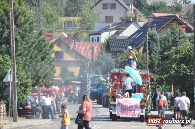 Zdjęcie w galerii na portalu naszraciborz.pl: Dożynki 2015 - w Rudniku z letnim dyngusem wiadomości z regionu