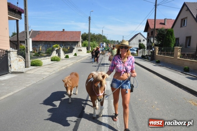 Zdjęcie w galerii na portalu naszraciborz.pl: Dożynki 2015 - w Rudniku z letnim dyngusem wiadomości z regionu