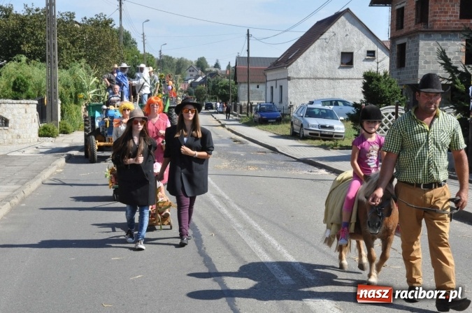 Zdjęcie w galerii na portalu naszraciborz.pl: Dożynki 2015 - w Rudniku z letnim dyngusem wiadomości z regionu