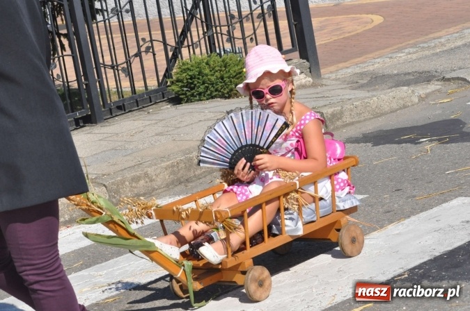 Zdjęcie w galerii na portalu naszraciborz.pl: Dożynki 2015 - w Rudniku z letnim dyngusem wiadomości z regionu