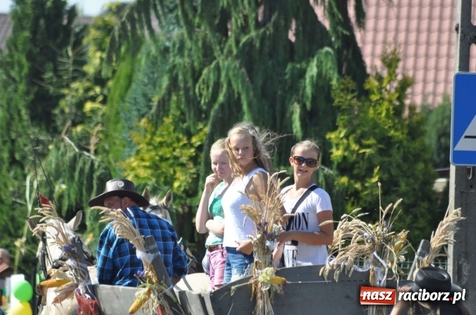 Zdjęcie w galerii na portalu naszraciborz.pl: Dożynki 2015 - w Rudniku z letnim dyngusem wiadomości z regionu