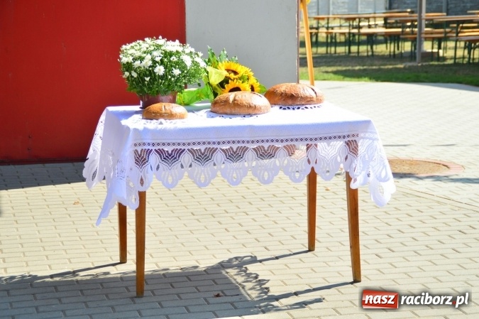 Zdjęcie w galerii na portalu naszraciborz.pl: Dożynki 2015 - w Żerdzinach wyruszli korowodem dziękować Bogu wiadomości z regionu