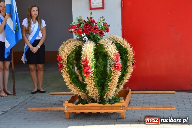 Zdjęcie w galerii na portalu naszraciborz.pl: Dożynki 2015 - w Żerdzinach wyruszli korowodem dziękować Bogu wiadomości z regionu