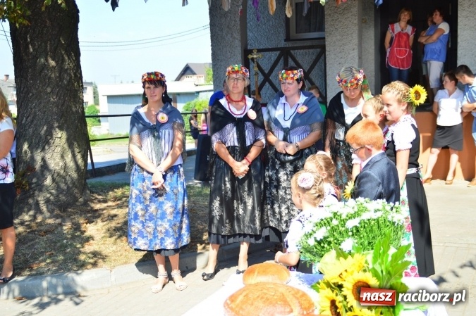 Zdjęcie w galerii na portalu naszraciborz.pl: Dożynki 2015 - w Żerdzinach wyruszli korowodem dziękować Bogu wiadomości z regionu