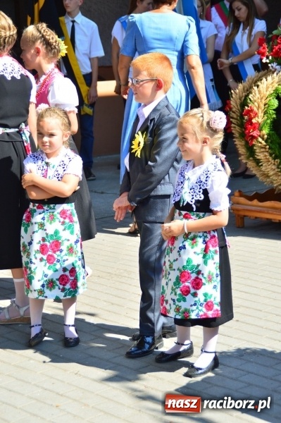 Zdjęcie w galerii na portalu naszraciborz.pl: Dożynki 2015 - w Żerdzinach wyruszli korowodem dziękować Bogu wiadomości z regionu