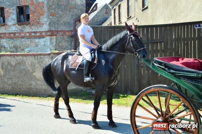 Zdjęcie w galerii na portalu naszraciborz.pl: Dożynki 2015 - w Żerdzinach wyruszli korowodem dziękować Bogu wiadomości z regionu