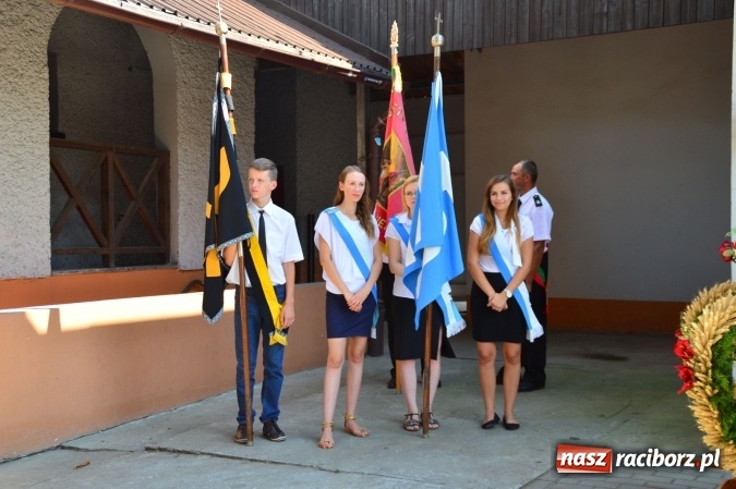 Zdjęcie w galerii na portalu naszraciborz.pl: Dożynki 2015 - w Żerdzinach wyruszli korowodem dziękować Bogu wiadomości z regionu