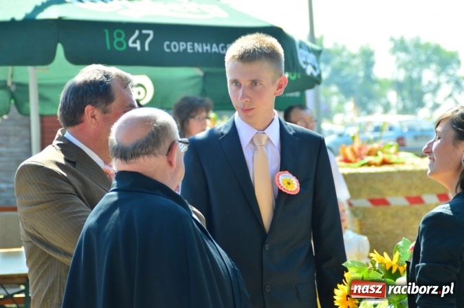 Zdjęcie w galerii na portalu naszraciborz.pl: Dożynki 2015 - w Żerdzinach wyruszli korowodem dziękować Bogu wiadomości z regionu