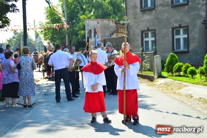 Zdjęcie w galerii na portalu naszraciborz.pl: Dożynki 2015 - w Żerdzinach wyruszli korowodem dziękować Bogu wiadomości z regionu