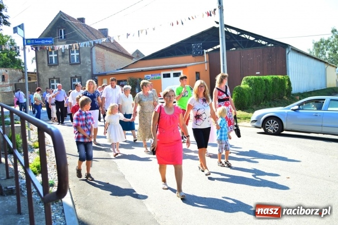 Zdjęcie w galerii na portalu naszraciborz.pl: Dożynki 2015 - w Żerdzinach wyruszli korowodem dziękować Bogu wiadomości z regionu