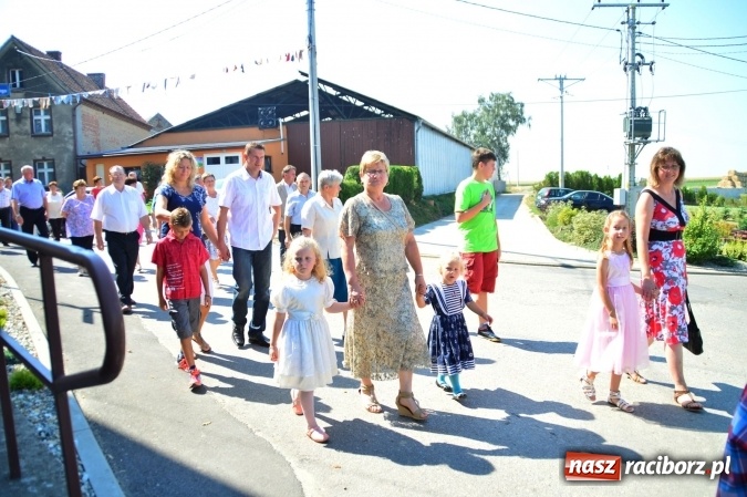 Zdjęcie w galerii na portalu naszraciborz.pl: Dożynki 2015 - w Żerdzinach wyruszli korowodem dziękować Bogu wiadomości z regionu