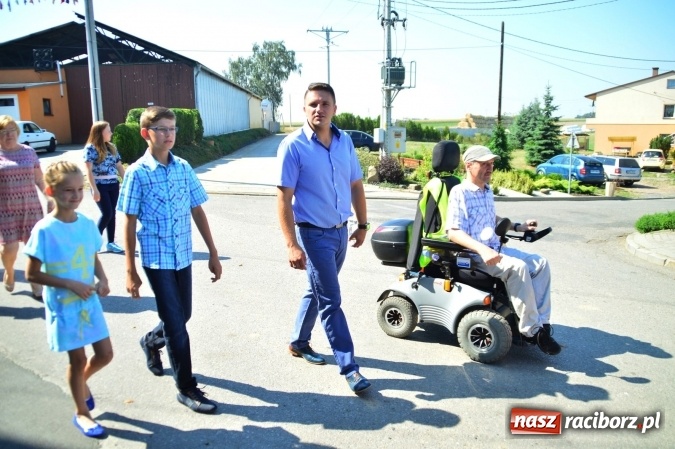 Zdjęcie w galerii na portalu naszraciborz.pl: Dożynki 2015 - w Żerdzinach wyruszli korowodem dziękować Bogu wiadomości z regionu