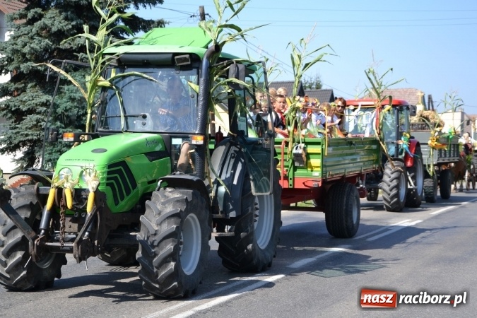 Zdjęcie w galerii na portalu naszraciborz.pl: Dożynki 2015 - Zabełkowianki ładniejsze niż Słowianki wiadomości z regionu