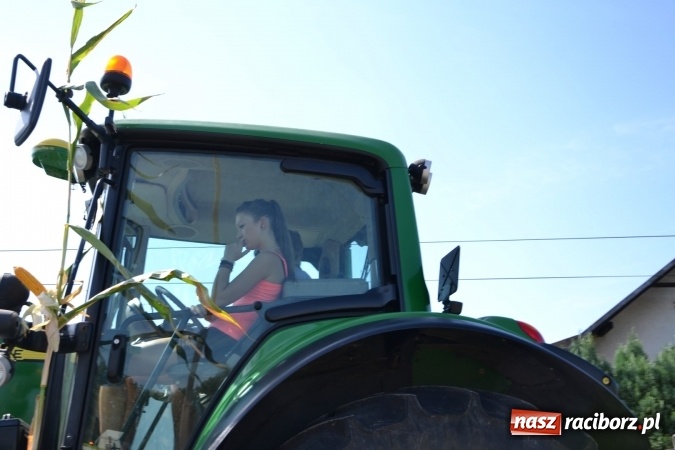 Zdjęcie w galerii na portalu naszraciborz.pl: Dożynki 2015 - Zabełkowianki ładniejsze niż Słowianki wiadomości z regionu