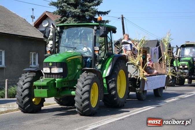Zdjęcie w galerii na portalu naszraciborz.pl: Dożynki 2015 - Zabełkowianki ładniejsze niż Słowianki wiadomości z regionu