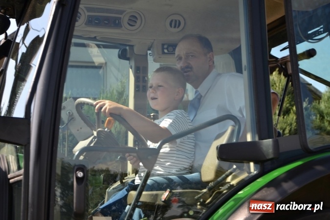 Zdjęcie w galerii na portalu naszraciborz.pl: Dożynki 2015 - Zabełkowianki ładniejsze niż Słowianki wiadomości z regionu
