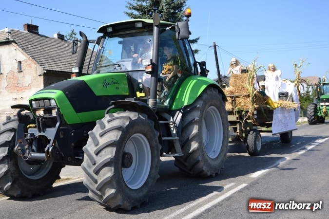 Zdjęcie w galerii na portalu naszraciborz.pl: Dożynki 2015 - Zabełkowianki ładniejsze niż Słowianki wiadomości z regionu