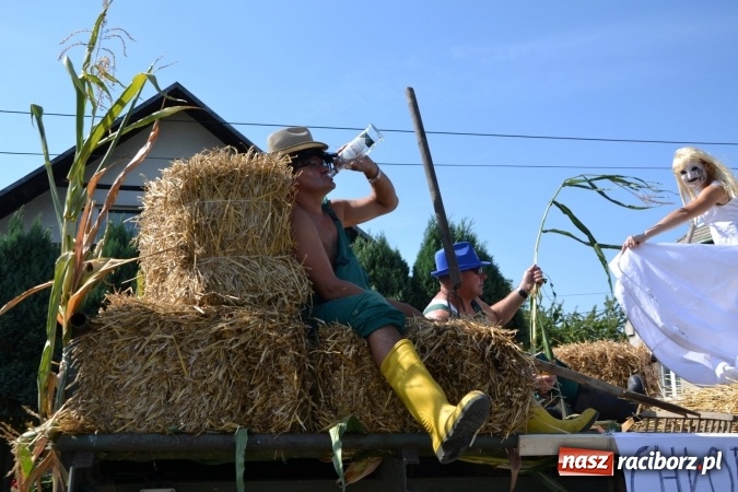 Zdjęcie w galerii na portalu naszraciborz.pl: Dożynki 2015 - Zabełkowianki ładniejsze niż Słowianki wiadomości z regionu