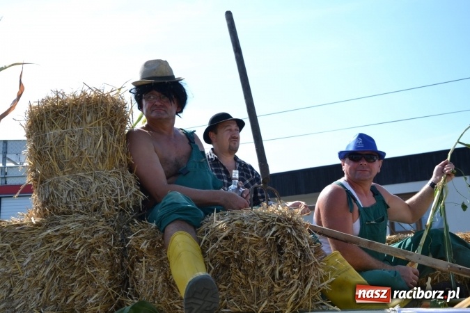 Zdjęcie w galerii na portalu naszraciborz.pl: Dożynki 2015 - Zabełkowianki ładniejsze niż Słowianki wiadomości z regionu