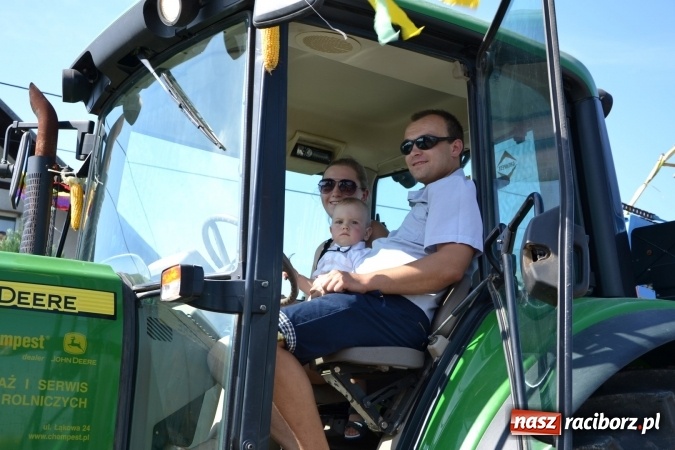 Zdjęcie w galerii na portalu naszraciborz.pl: Dożynki 2015 - Zabełkowianki ładniejsze niż Słowianki wiadomości z regionu
