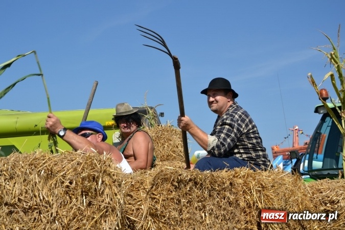 Zdjęcie w galerii na portalu naszraciborz.pl: Dożynki 2015 - Zabełkowianki ładniejsze niż Słowianki wiadomości z regionu