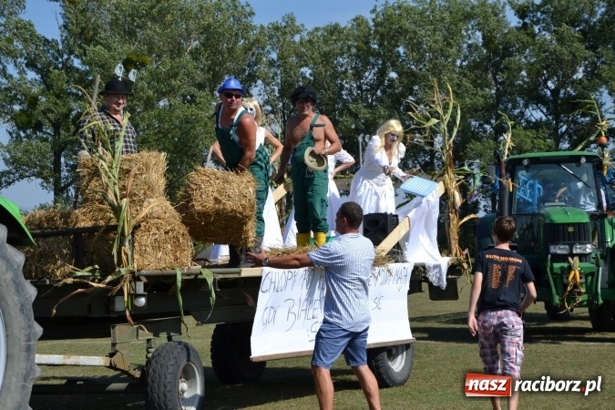 Zdjęcie w galerii na portalu naszraciborz.pl: Dożynki 2015 - Zabełkowianki ładniejsze niż Słowianki wiadomości z regionu
