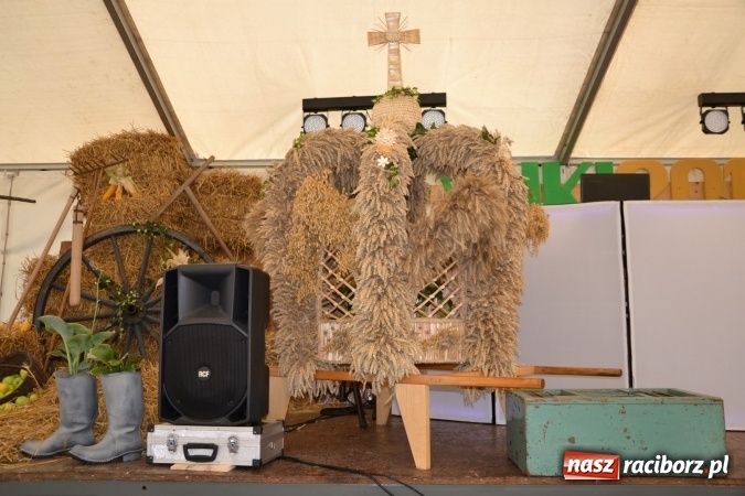 Zdjęcie w galerii na portalu naszraciborz.pl: Dożynki 2015 - Zabełkowianki ładniejsze niż Słowianki wiadomości z regionu