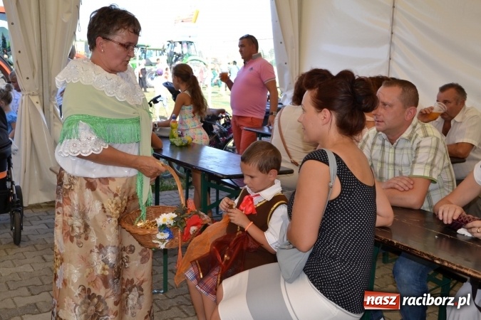 Zdjęcie w galerii na portalu naszraciborz.pl: Dożynki 2015 - Zabełkowianki ładniejsze niż Słowianki wiadomości z regionu