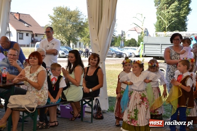 Zdjęcie w galerii na portalu naszraciborz.pl: Dożynki 2015 - Zabełkowianki ładniejsze niż Słowianki wiadomości z regionu