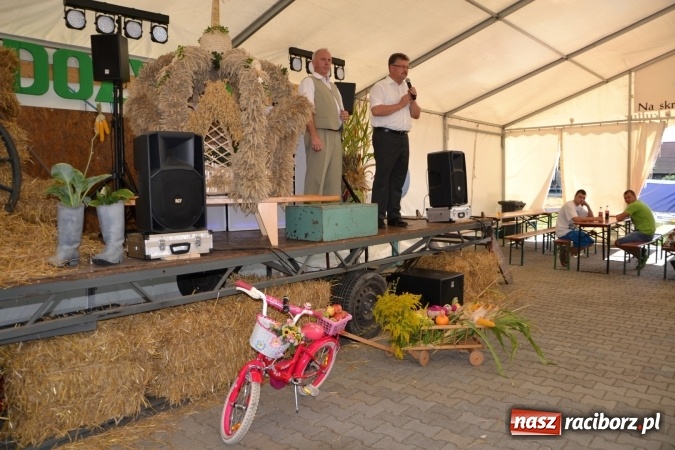 Zdjęcie w galerii na portalu naszraciborz.pl: Dożynki 2015 - Zabełkowianki ładniejsze niż Słowianki wiadomości z regionu