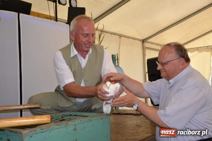 Zdjęcie w galerii na portalu naszraciborz.pl: Dożynki 2015 - Zabełkowianki ładniejsze niż Słowianki wiadomości z regionu