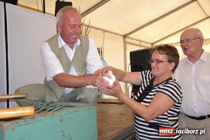 Zdjęcie w galerii na portalu naszraciborz.pl: Dożynki 2015 - Zabełkowianki ładniejsze niż Słowianki wiadomości z regionu