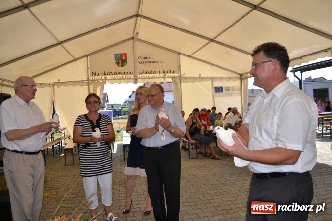 Zdjęcie w galerii na portalu naszraciborz.pl: Dożynki 2015 - Zabełkowianki ładniejsze niż Słowianki wiadomości z regionu