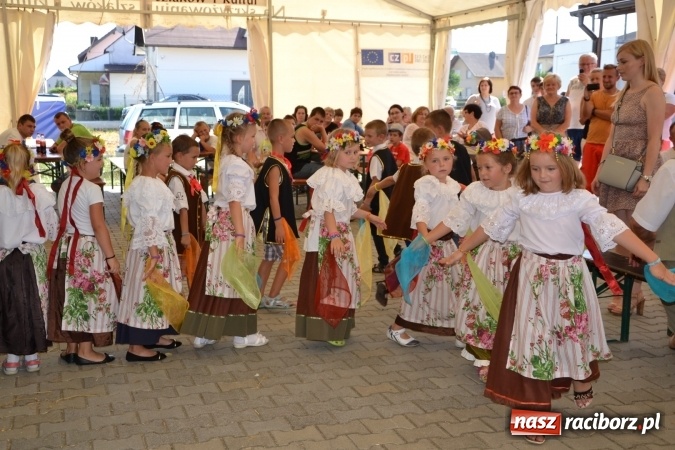 Zdjęcie w galerii na portalu naszraciborz.pl: Dożynki 2015 - Zabełkowianki ładniejsze niż Słowianki wiadomości z regionu