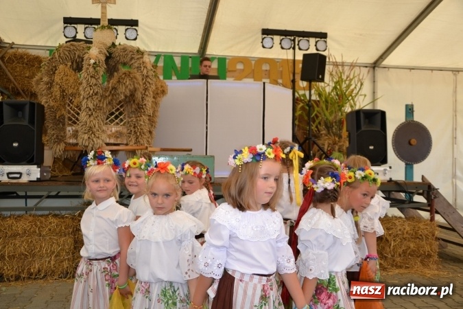 Zdjęcie w galerii na portalu naszraciborz.pl: Dożynki 2015 - Zabełkowianki ładniejsze niż Słowianki wiadomości z regionu