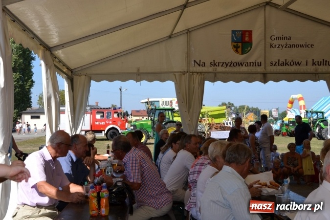 Zdjęcie w galerii na portalu naszraciborz.pl: Dożynki 2015 - Zabełkowianki ładniejsze niż Słowianki wiadomości z regionu