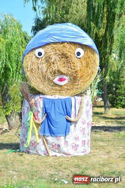 Zdjęcie w galerii na portalu naszraciborz.pl: Dożynki 2015 - barwny korow&oacute;d przeszedł ulicami Wojnowic wiadomości z regionu