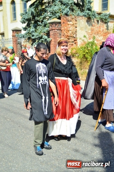 Zdjęcie w galerii na portalu naszraciborz.pl: Dożynki 2015 - barwny korow&oacute;d przeszedł ulicami Wojnowic wiadomości z regionu