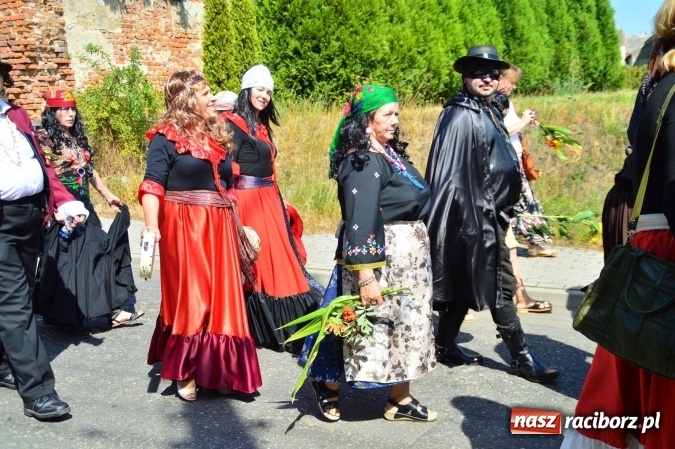 Zdjęcie w galerii na portalu naszraciborz.pl: Dożynki 2015 - barwny korow&oacute;d przeszedł ulicami Wojnowic wiadomości z regionu