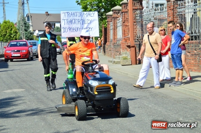 Zdjęcie w galerii na portalu naszraciborz.pl: Dożynki 2015 - barwny korow&oacute;d przeszedł ulicami Wojnowic wiadomości z regionu