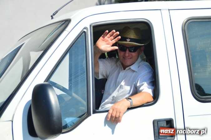 Zdjęcie w galerii na portalu naszraciborz.pl: Dożynki 2015 - barwny korow&oacute;d przeszedł ulicami Wojnowic wiadomości z regionu