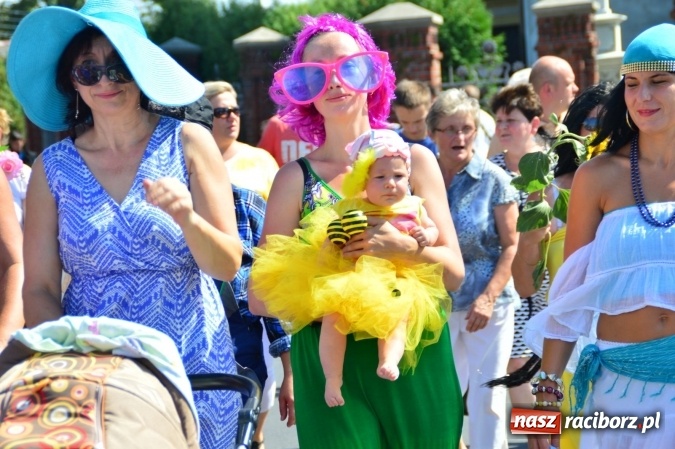 Zdjęcie w galerii na portalu naszraciborz.pl: Dożynki 2015 - barwny korow&oacute;d przeszedł ulicami Wojnowic wiadomości z regionu