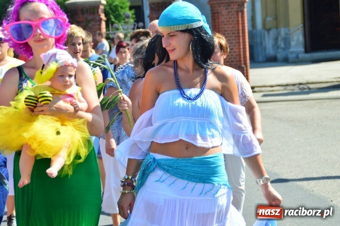 Zdjęcie w galerii na portalu naszraciborz.pl: Dożynki 2015 - barwny korow&oacute;d przeszedł ulicami Wojnowic wiadomości z regionu