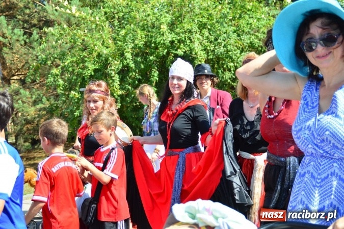 Zdjęcie w galerii na portalu naszraciborz.pl: Dożynki 2015 - barwny korow&oacute;d przeszedł ulicami Wojnowic wiadomości z regionu